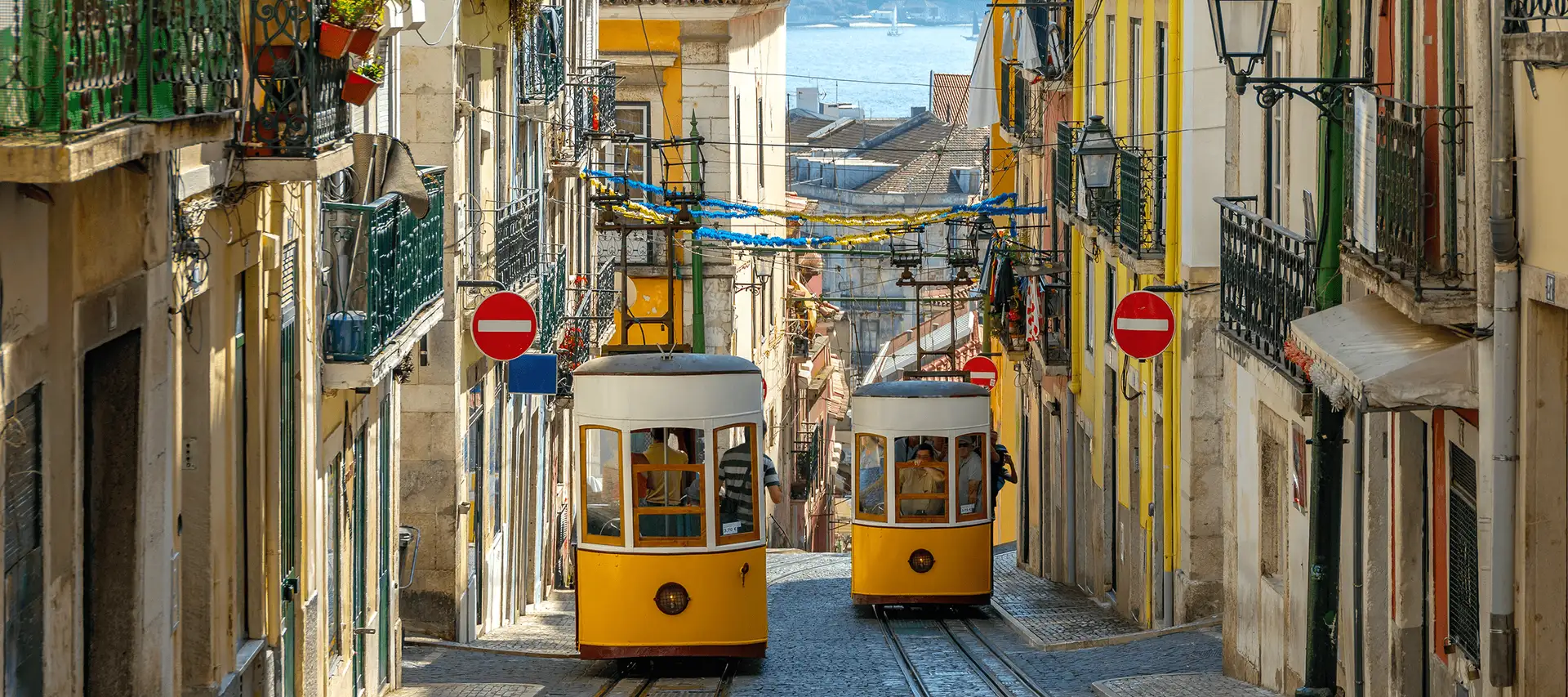 Old City tuk-tuk tour in Lisbon